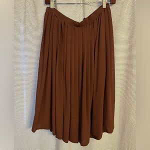 Club Monaco pleated maroon midi skirt